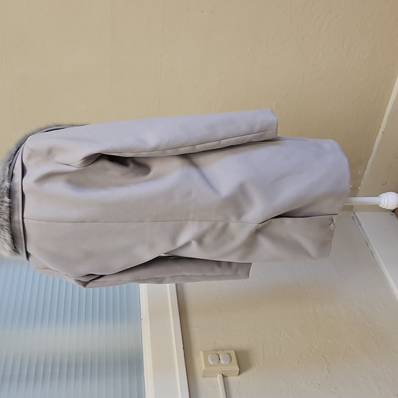 Size XS Guess winter pea coat with detachable faux fur collar worn 2-3 times - Picture 14 of 17